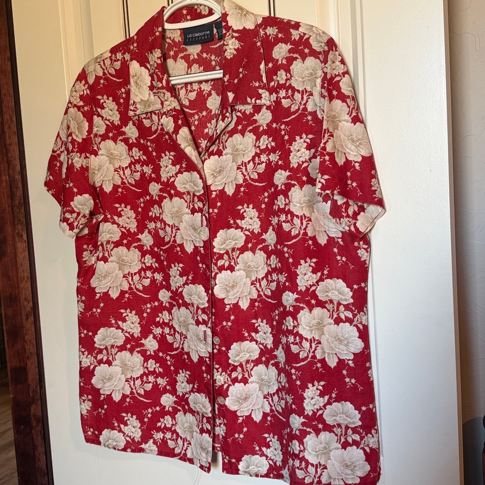 100% Linen Liz Claiborne LizSport Beautiful  Red Floral Ladies Button Down Shirt